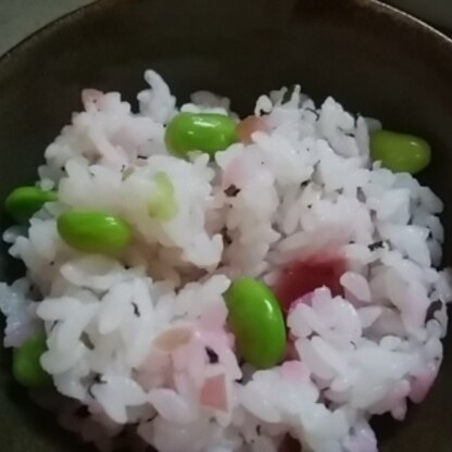 赤紫蘇も加えました。枝豆と梅で春らしいまぜごはんですね。美味しかったです☆